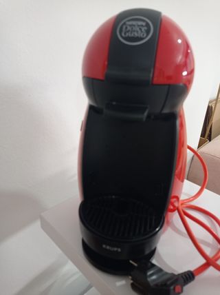 Cafetera Dolce Gusto Krups roja