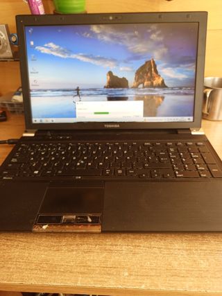 Portátil Toshiba 15.6" i5