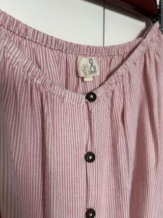 Blusa rosa y blanca - hombros caídos