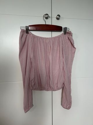 Blusa rosa y blanca - hombros caídos