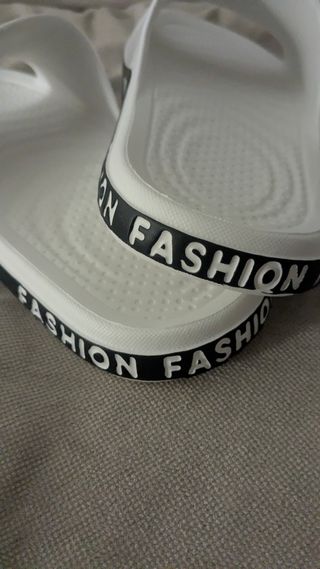 Chanclas blancas nuevas 42 43