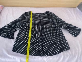 Blusa lunares blanco-negro