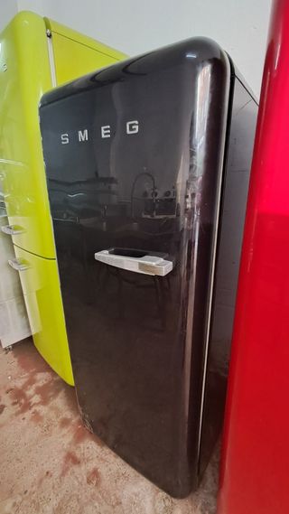 Nevera Smeg vintage negra
