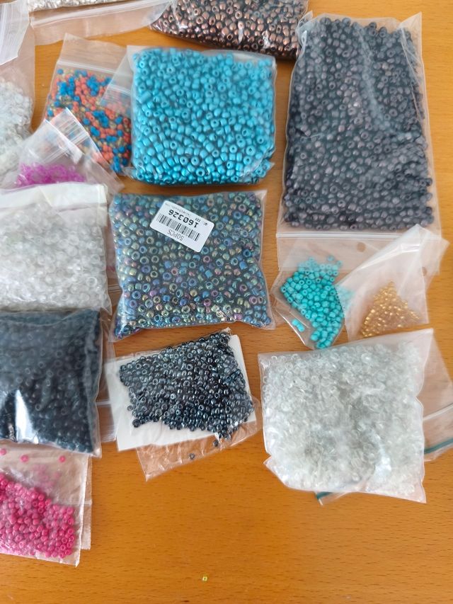 Surtido de cuentas de cristal (3-4mm)