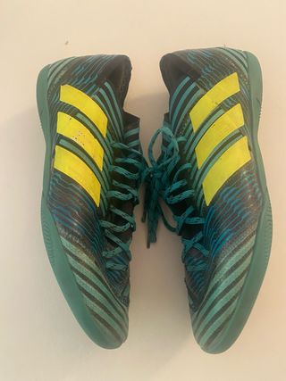 Zapatillas Adidas fútbol sala
numero 41 1/3
