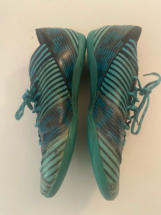 Zapatillas Adidas fútbol sala
numero 41 1/3