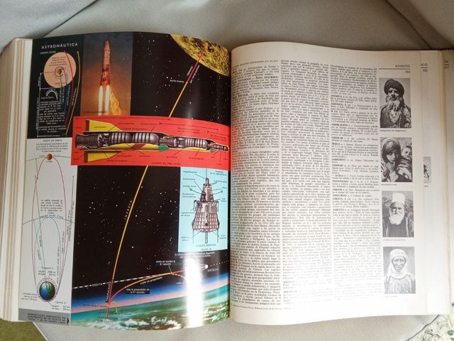 Gran Enciclopedia Larousse en diez volumenes + ...