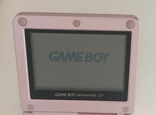 Sinclair ZX Spectrum +2 y Game Boy Advance SP