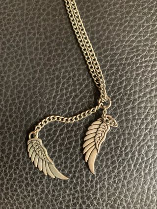 Collar alas ángel plateado