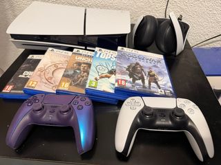 PS5 1T, 2 mandos Dualsense, 5 juegos, Auriculares.