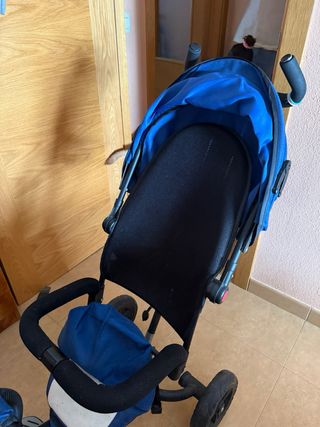 Triciclo bebé azul con capota