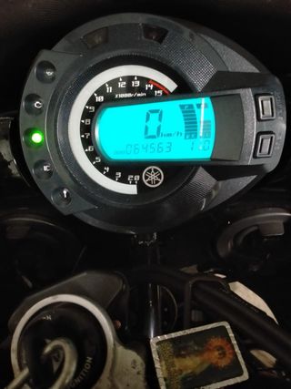 Yamaha Fazer 600 negra