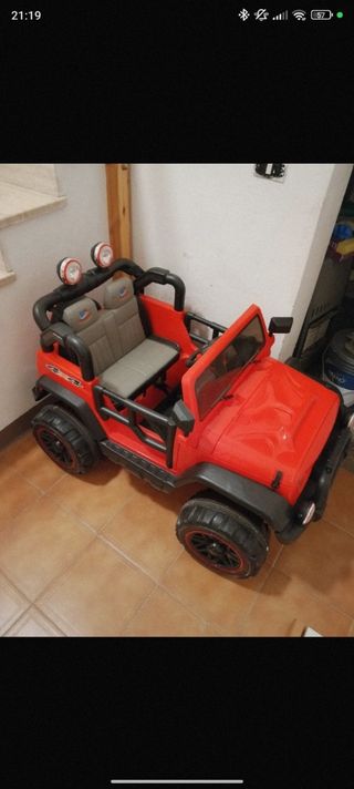 Macchina elettrica bimbo rossa