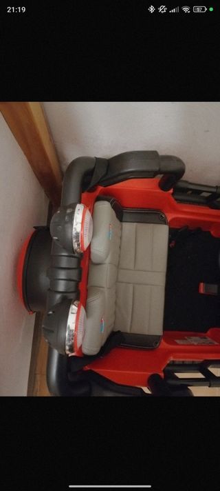 Macchina elettrica bimbo rossa