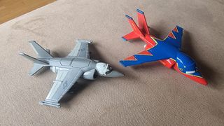 Aviones Cars: Falcón & Stu