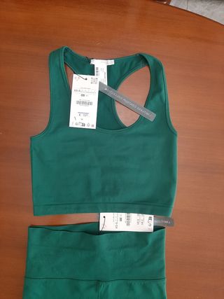 Conjunto deportivo verde zara nuevo