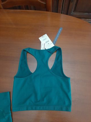 Conjunto deportivo verde zara nuevo