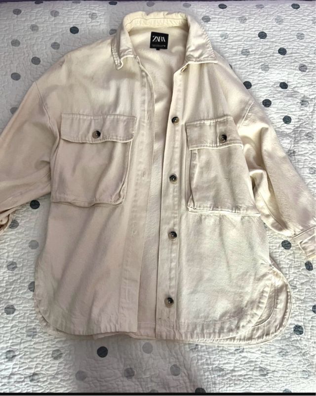 Sobrecamisa Zara beige oversize