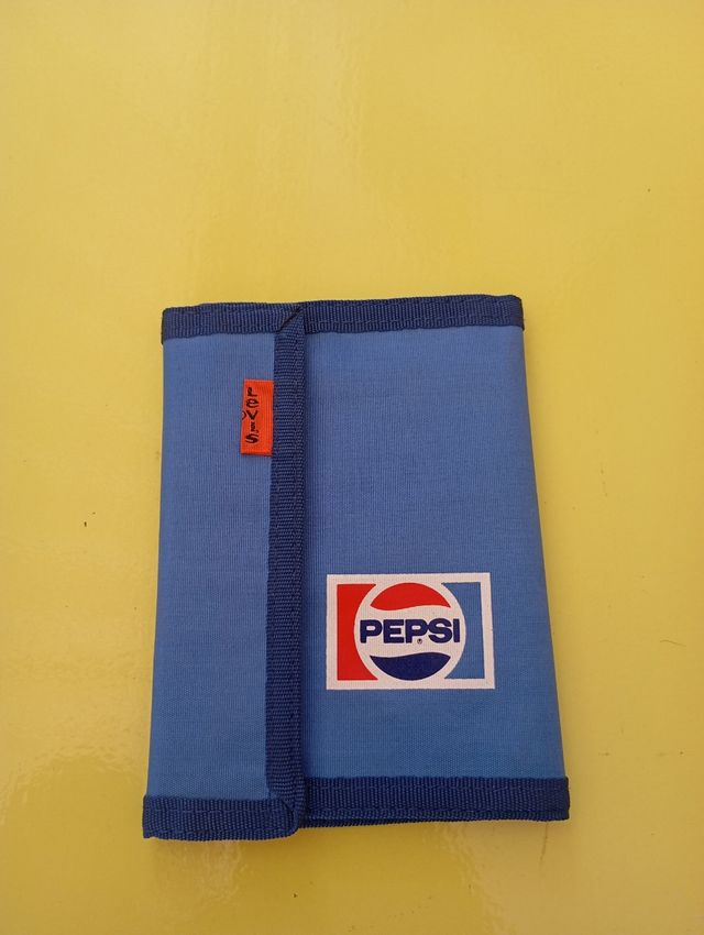 Cartera Levis x Pepsi