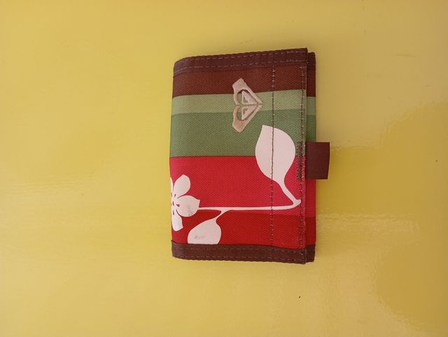 Billetera velcro Roxy
