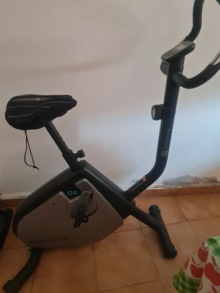 Bicicleta estática Domyos Essential 04