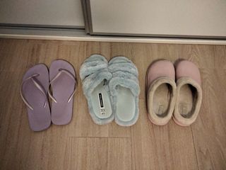 Lote chanclas y zapatillas de casa talla
 39-40