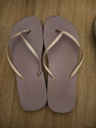 Lote chanclas y zapatillas de casa talla
 39-40