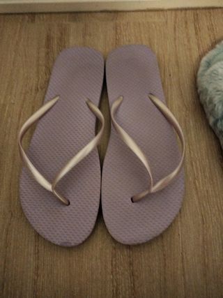Lote chanclas y zapatillas de casa talla
 39-40