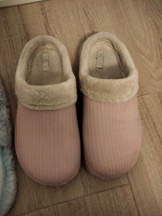 Lote chanclas y zapatillas de casa talla
 39-40