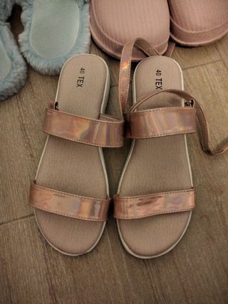 Lote chanclas y zapatillas de casa talla
 39-40