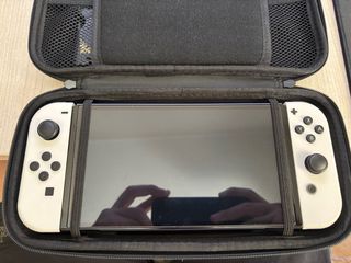 Nintendo Switch OLED bianca
