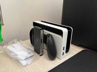 Nintendo Switch OLED bianca