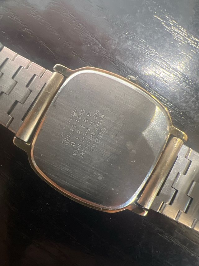Reloj Seiko Cuarzo Dorado