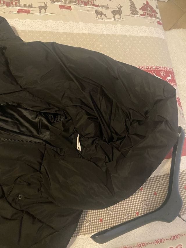 Piumino lungo nero invernale