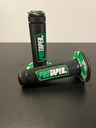 Puños de moto verdes