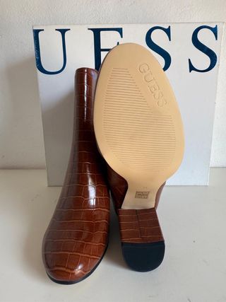 Botines Guess marrón, talla 36