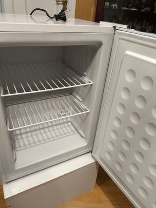 Congelador pequeño , negociable 