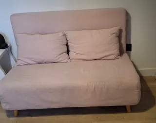 Sofá cama SKLUM rosa.