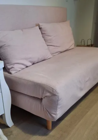 Sofá cama SKLUM rosa.