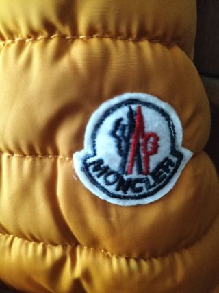 Plumífero Moncler amarillo mujer