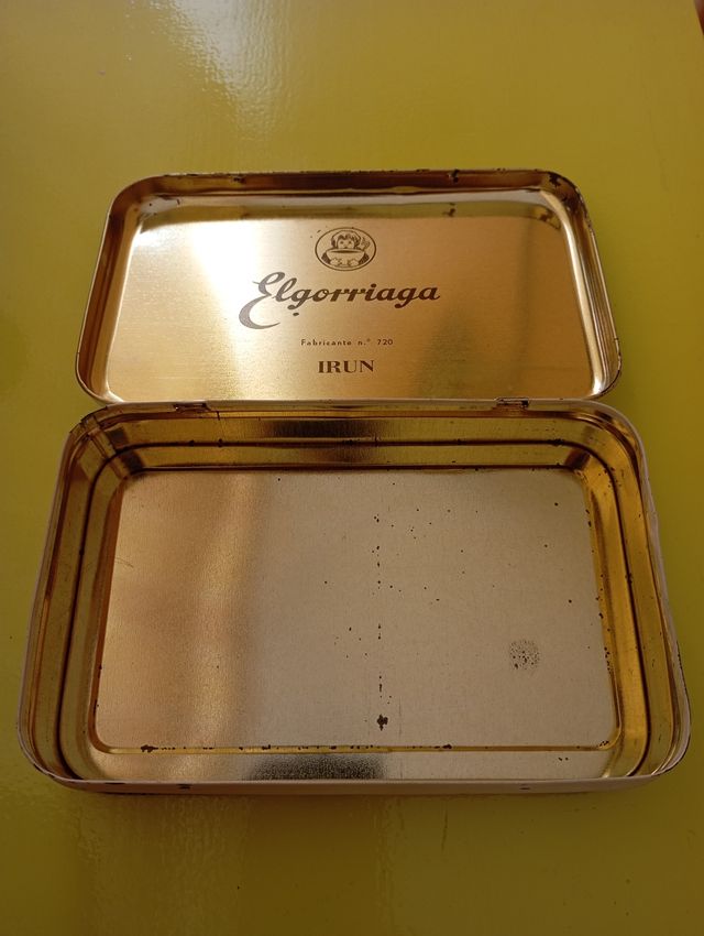 Caja metal vintage Caperucita