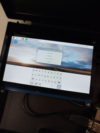 Raspberry Pi 3 B+ con pantalla táctil 7"