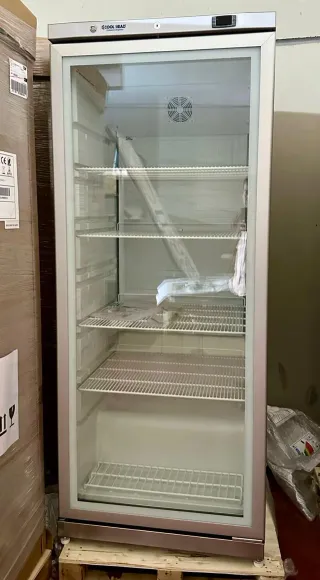 NEVERA EXPOSITORA REFRIGERADA 600L EN OFERTA