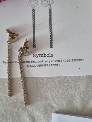 Pendientes Kidult largos dorados Cuori e estelle. 