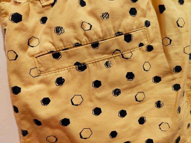 Bermudas estampadas amarillas