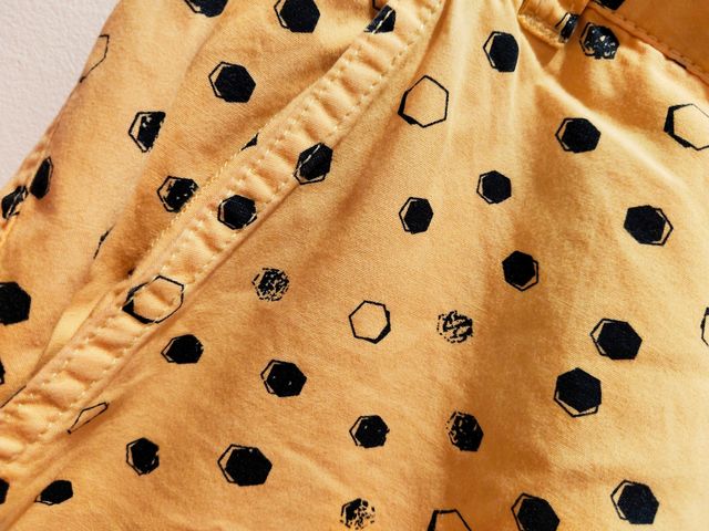 Bermudas estampadas amarillas