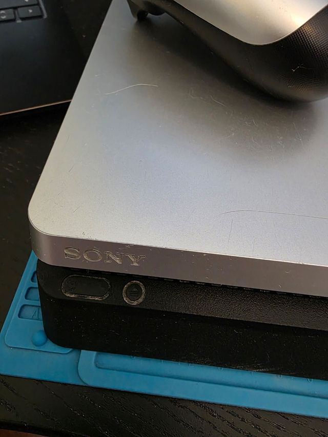 PS4 Slim (PlayStation 4) Gran Turismo