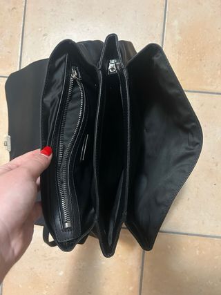 Borsa a mano e con tracolla nera in pelle