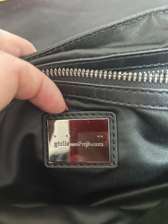 Borsa a mano e con tracolla nera in pelle