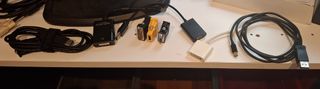 Adaptadores VGA, DisplayPort, HDMI